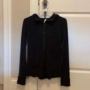 🖤 black Hooded Define Jacket Mesh Vent
*Nulu. Size 8.